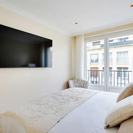 Luxurious - 2br- 6p Eiffel Tower View