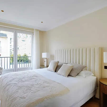 Luxurious - 2br- 6p Eiffel Tower View Париж