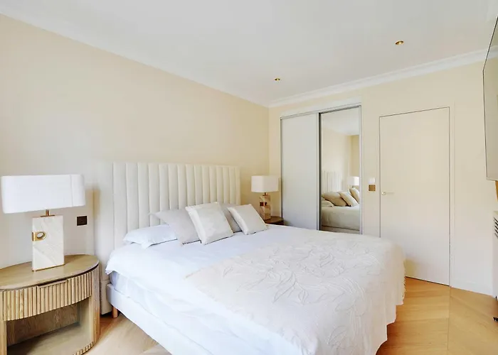 Luxurious - 2br- 6p Eiffel Tower View Apartamento *